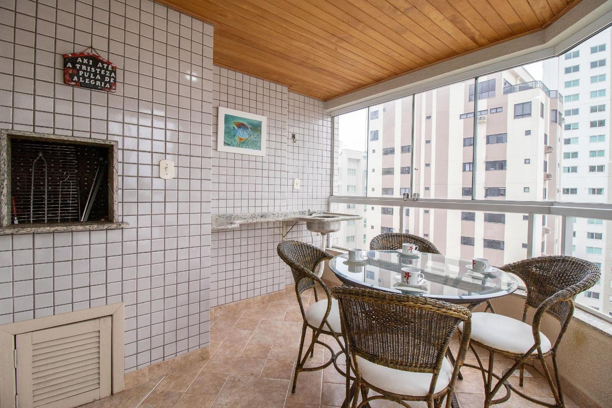 Mrf113 - Quadra Mar, Churrasqueira, 2dorm, Garagem Balneario Camboriu